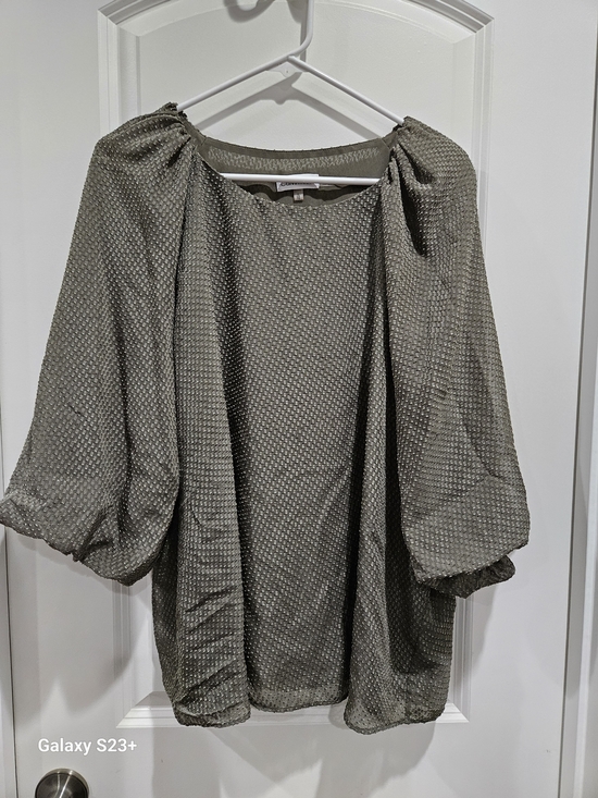 Calvin Klein Tops - Calvin Klein Olive Textured Balloon Sleeve Blouse